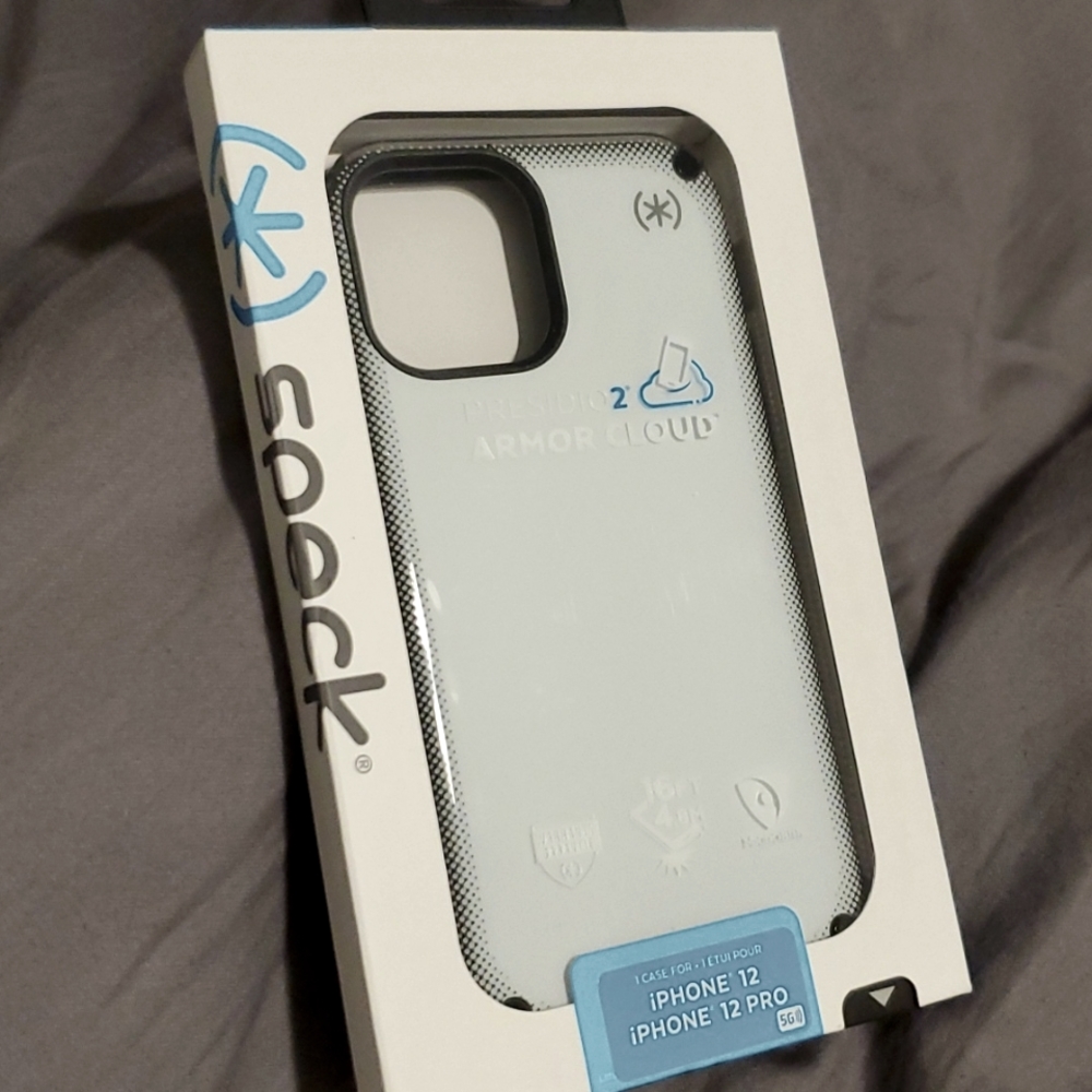 Speck Presidio 2 Armor Cloud  iPhone 12 iPhone 12 PRO Case; white case